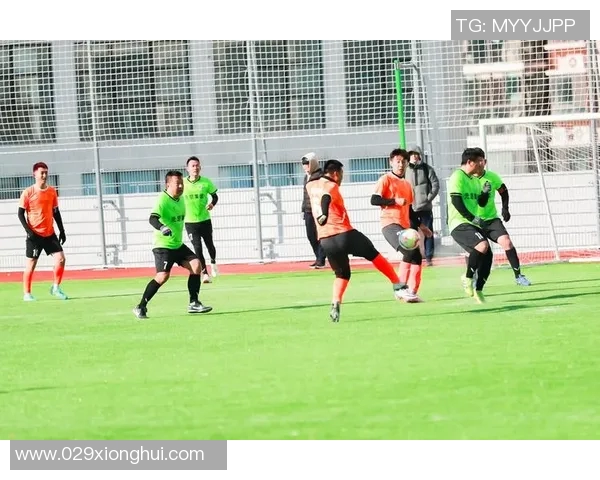 教练携手王牌足球球星共创辉煌征程点燃绿茵梦想舞台